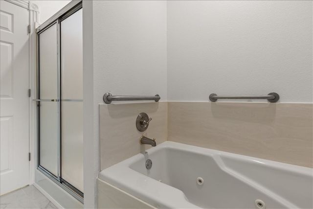 80 E Sycamore Street, Fayetteville, AR 72703