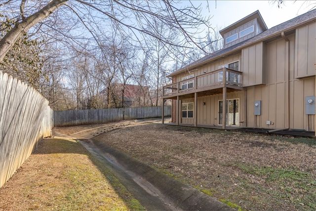 80 E Sycamore Street, Fayetteville, AR 72703