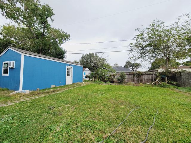 7535 Thurow Street, Houston, TX 77087