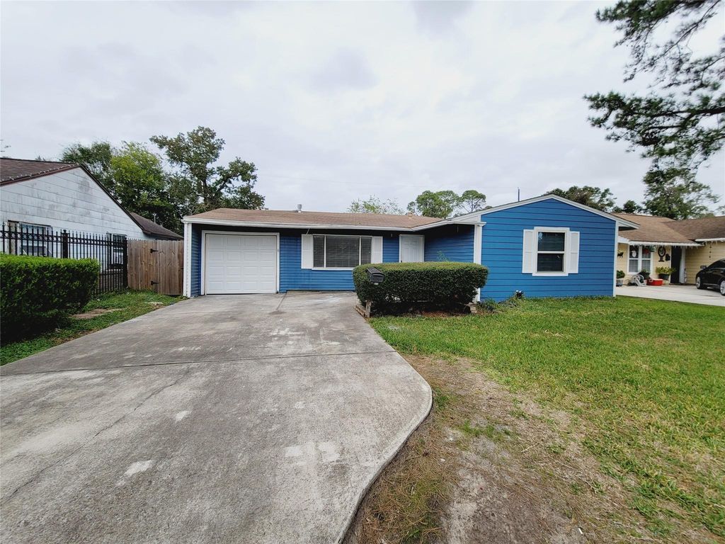 7535 Thurow Street, Houston, TX 77087