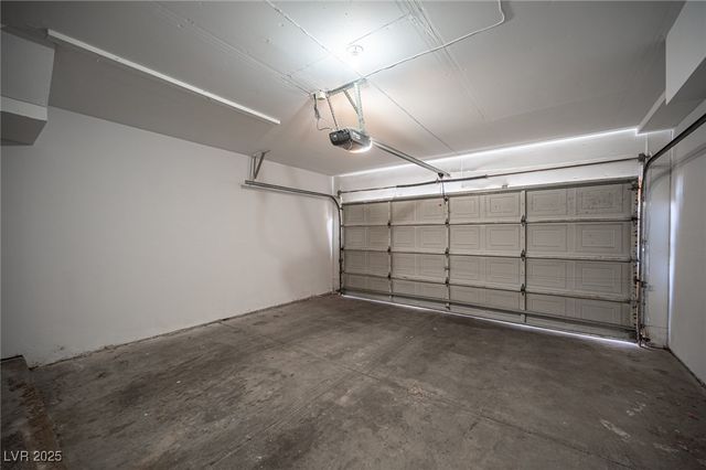 2430 Old Forge Lane 106, Las Vegas, NV 89121