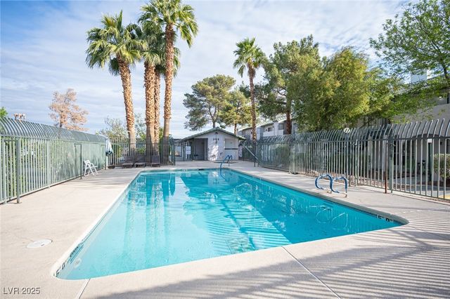 2430 Old Forge Lane 106, Las Vegas, NV 89121