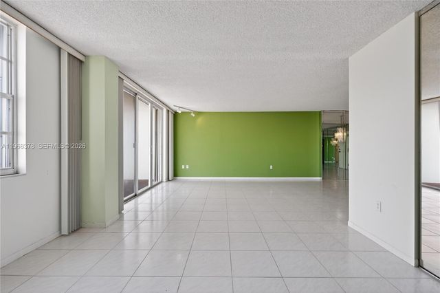 2801 NE 183rd St 1612W, Aventura, FL 33160