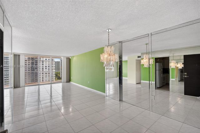 2801 NE 183rd St 1612W, Aventura, FL 33160