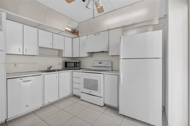 2801 NE 183rd St 1612W, Aventura, FL 33160