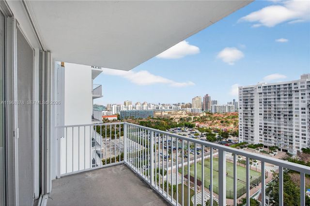 2801 NE 183rd St 1612W, Aventura, FL 33160