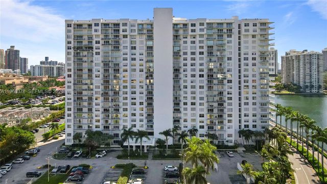 2801 NE 183rd St 1612W, Aventura, FL 33160