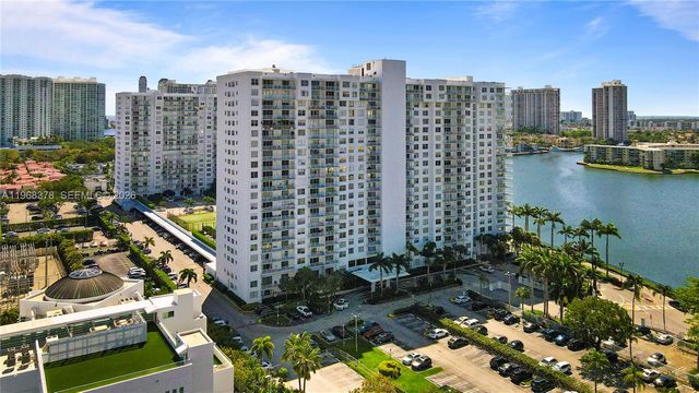2801 NE 183rd St 1612W, Aventura, FL 33160