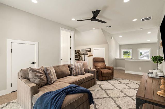 19517 Flying J BLVD 2, Spicewood, TX 78669