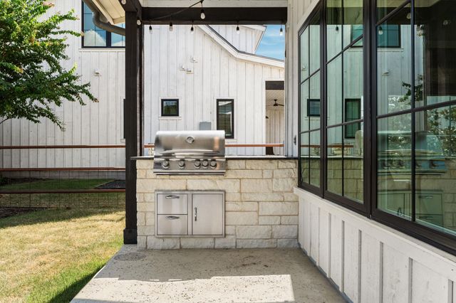 19517 Flying J BLVD 2, Spicewood, TX 78669