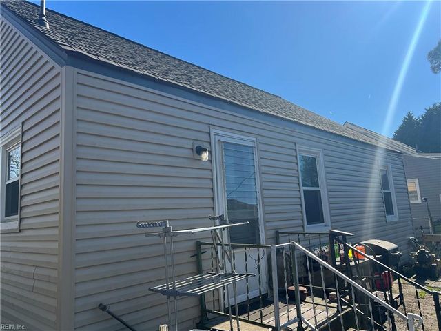 1135 Jasmine ST, Hampton, VA 23663