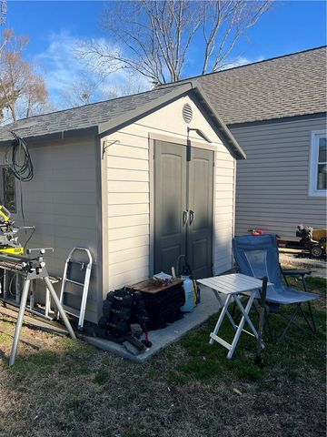 1135 Jasmine ST, Hampton, VA 23663