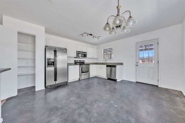 1307 Hayes Street, Cedar Hill, TX 75104