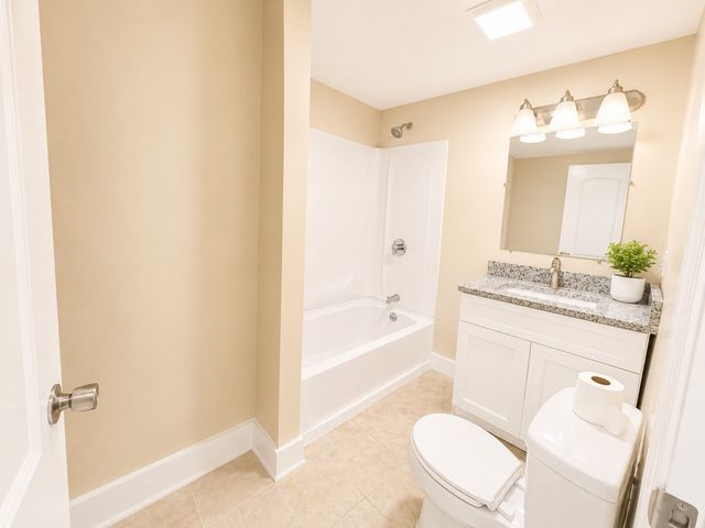 11 Harrison St 11, Lowell, MA 01852