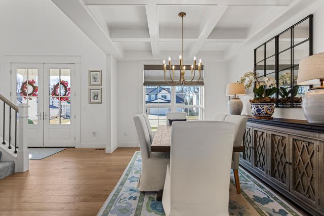 1306 Ravenwood Drive, Mahomet, IL 61853