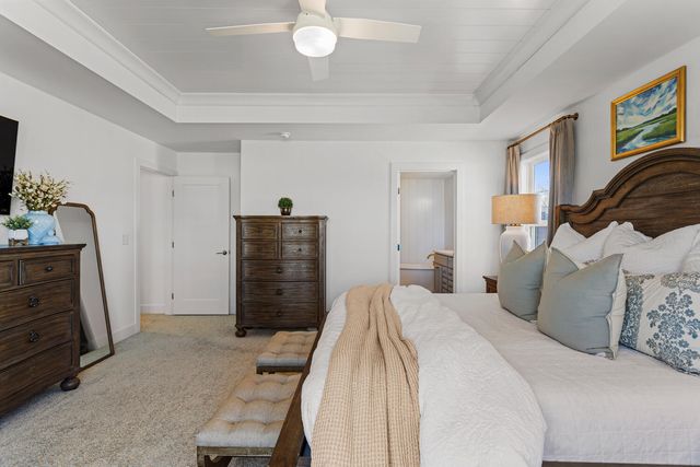 1306 Ravenwood Drive, Mahomet, IL 61853