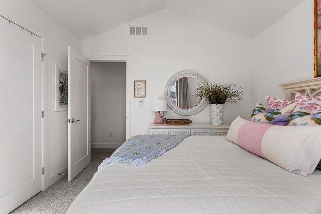 1306 Ravenwood Drive, Mahomet, IL 61853