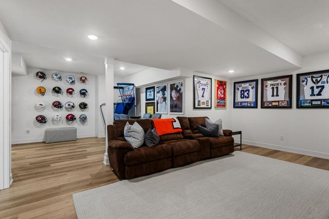 1306 Ravenwood Drive, Mahomet, IL 61853