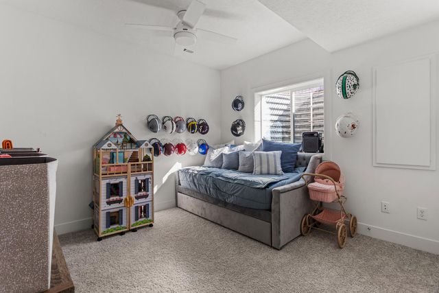 1306 Ravenwood Drive, Mahomet, IL 61853