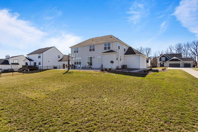 1306 Ravenwood Drive, Mahomet, IL 61853