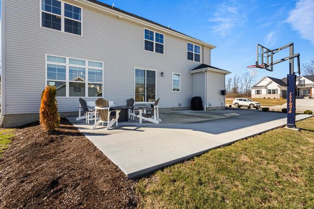 1306 Ravenwood Drive, Mahomet, IL 61853