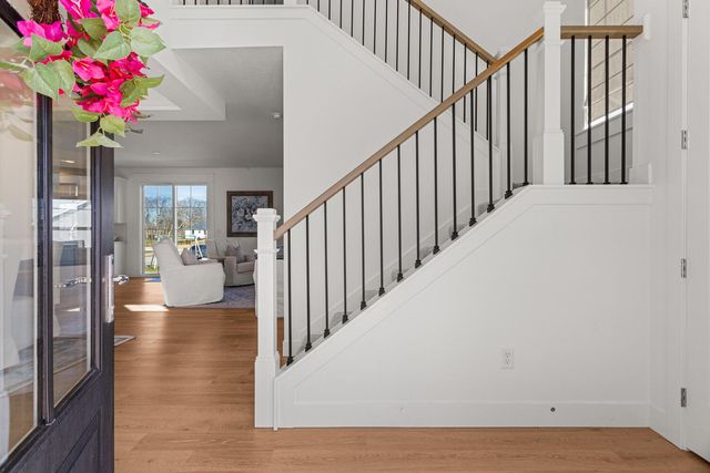 1306 Ravenwood Drive, Mahomet, IL 61853