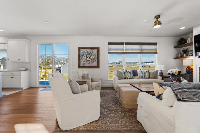 1306 Ravenwood Drive, Mahomet, IL 61853