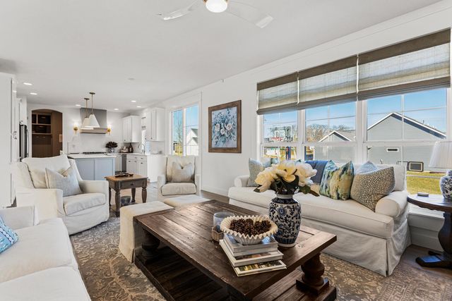 1306 Ravenwood Drive, Mahomet, IL 61853