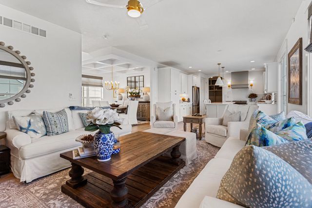 1306 Ravenwood Drive, Mahomet, IL 61853