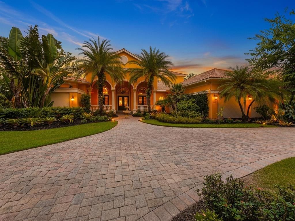 Image 1 of property listing at 8305 FARINGTON COURT, Bradenton, FL 34202