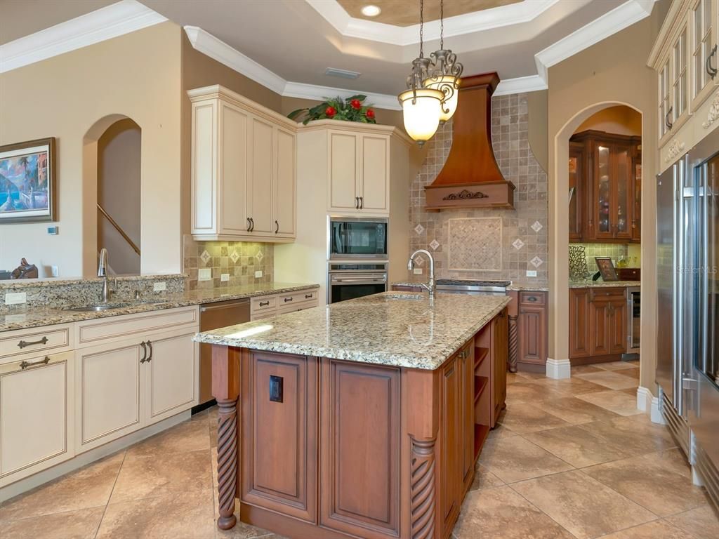 Image 11 of property listing at 8305 FARINGTON COURT, Bradenton, FL 34202