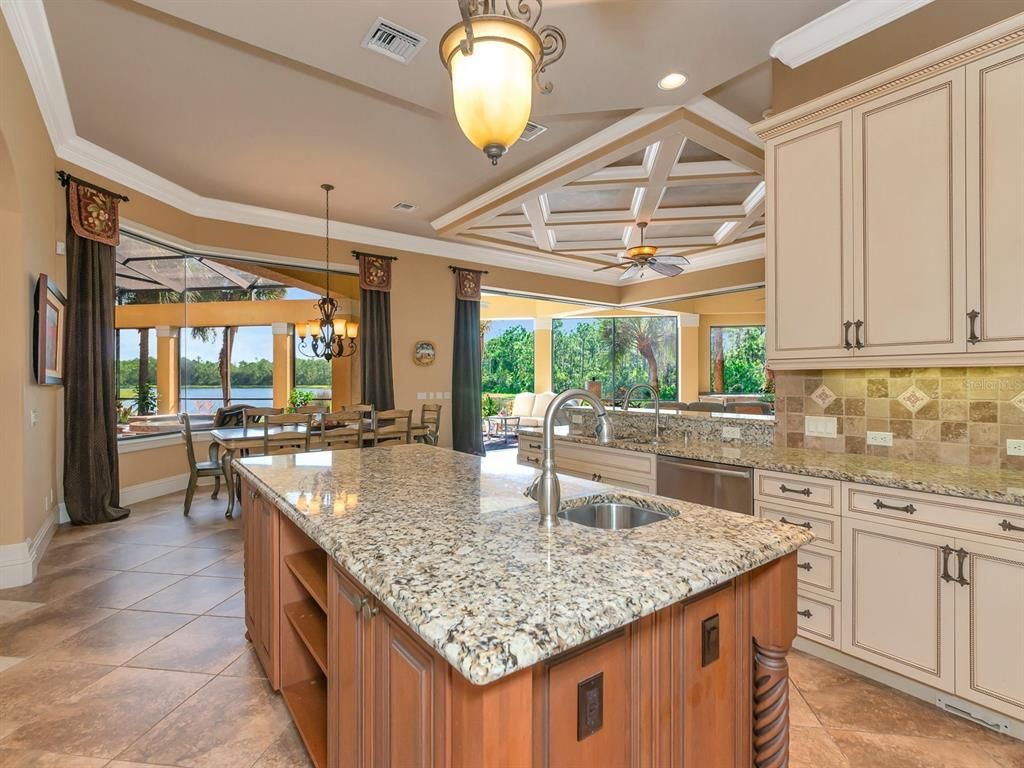 Image 14 of property listing at 8305 FARINGTON COURT, Bradenton, FL 34202