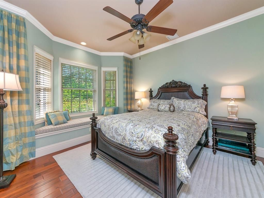 Image 20 of property listing at 8305 FARINGTON COURT, Bradenton, FL 34202