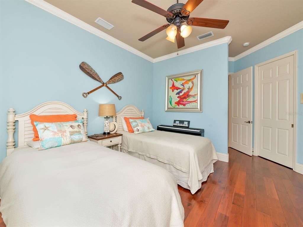 Image 23 of property listing at 8305 FARINGTON COURT, Bradenton, FL 34202