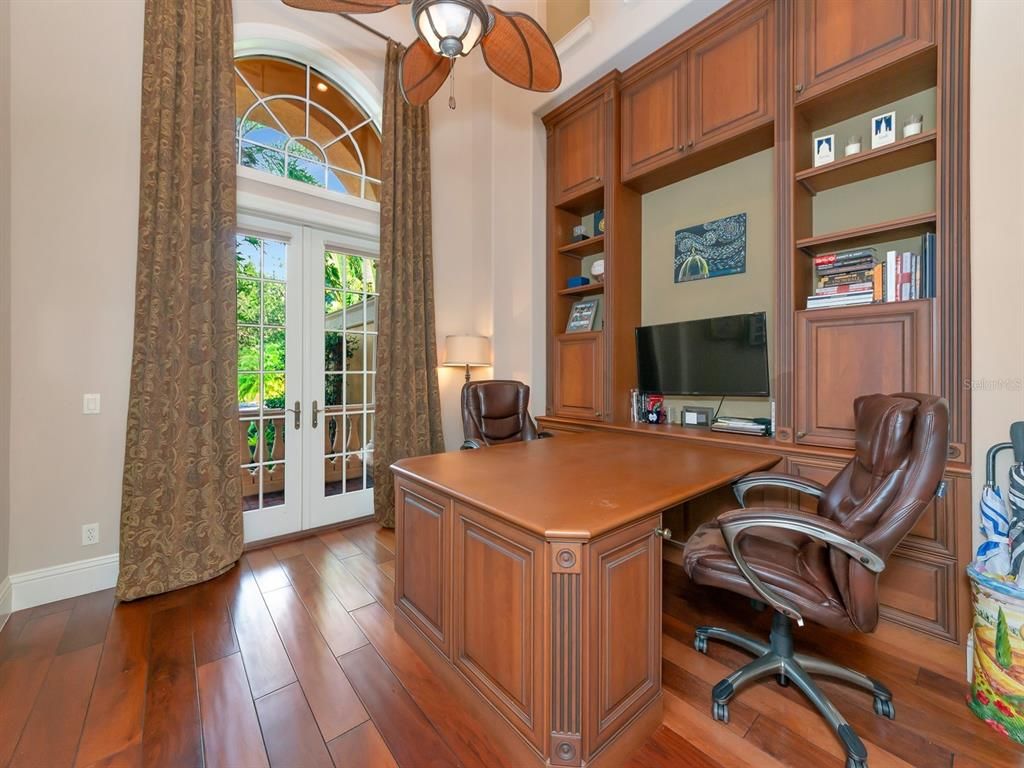 Image 27 of property listing at 8305 FARINGTON COURT, Bradenton, FL 34202