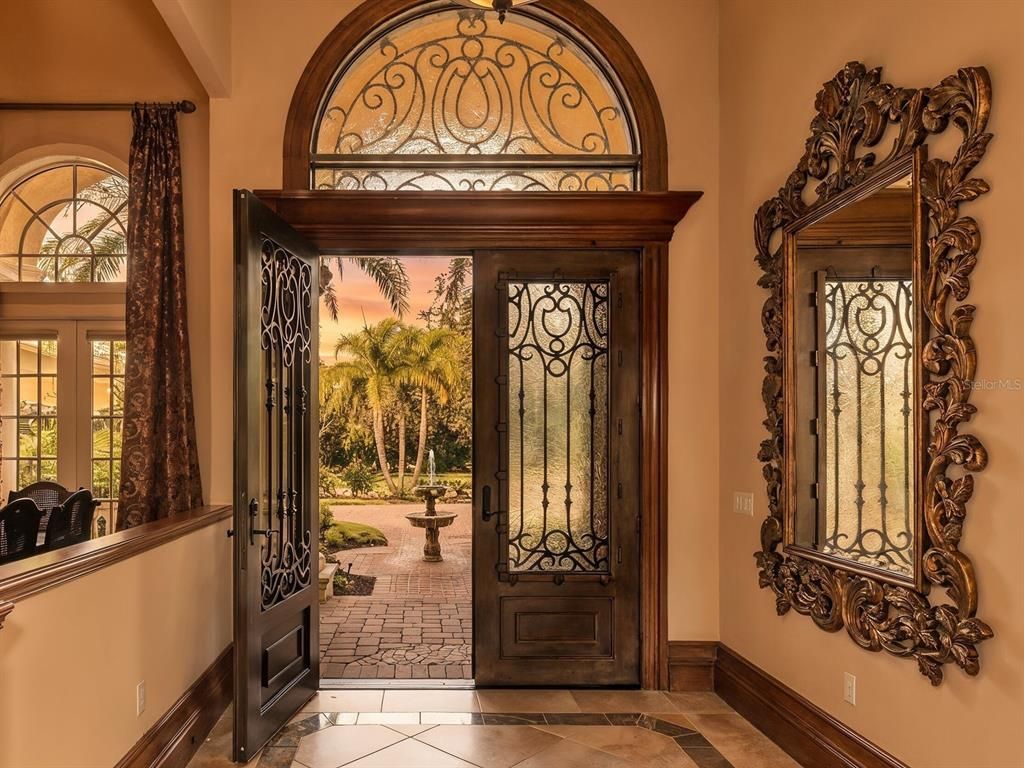 Image 3 of property listing at 8305 FARINGTON COURT, Bradenton, FL 34202
