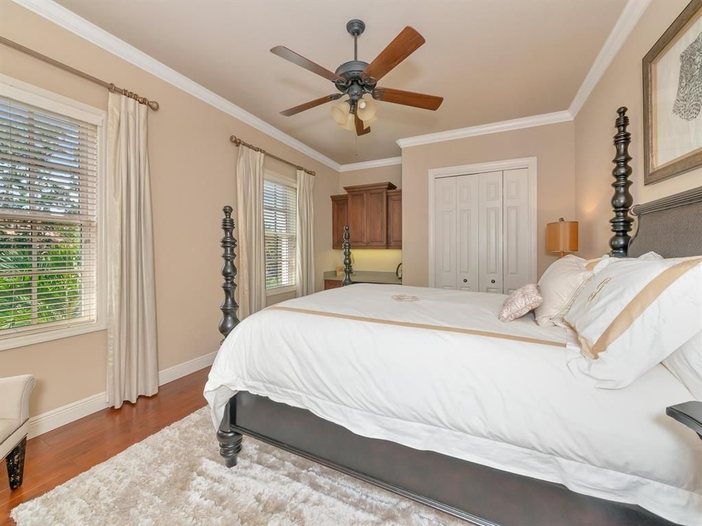Image 40 of property listing at 8305 FARINGTON COURT, Bradenton, FL 34202