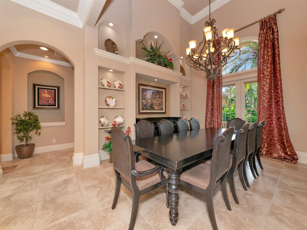 Image 5 of property listing at 8305 FARINGTON COURT, Bradenton, FL 34202