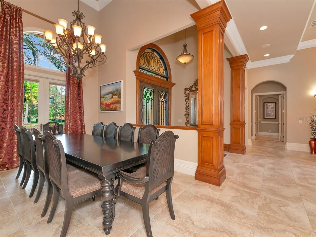 Image 6 of property listing at 8305 FARINGTON COURT, Bradenton, FL 34202