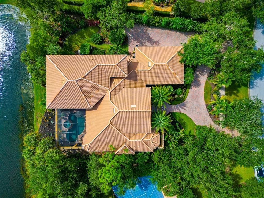 Image 67 of property listing at 8305 FARINGTON COURT, Bradenton, FL 34202