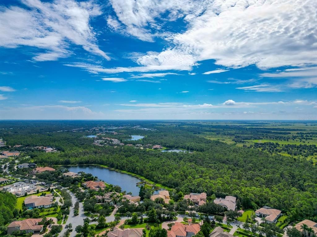 Image 70 of property listing at 8305 FARINGTON COURT, Bradenton, FL 34202