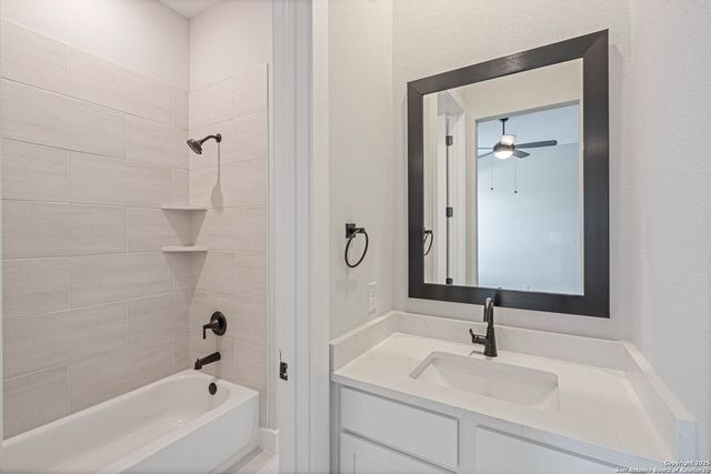 322 Lawrence Drive, Castroville, TX 78009