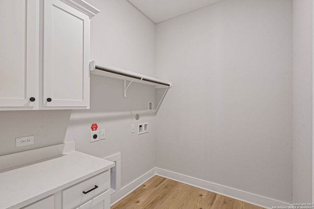 322 Lawrence Drive, Castroville, TX 78009