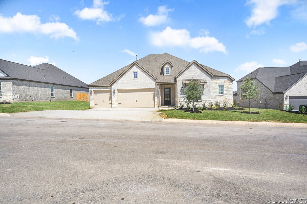 322 Lawrence Drive, Castroville, TX 78009