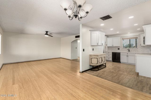 6158 E BUTTE Street, Mesa, AZ 85205