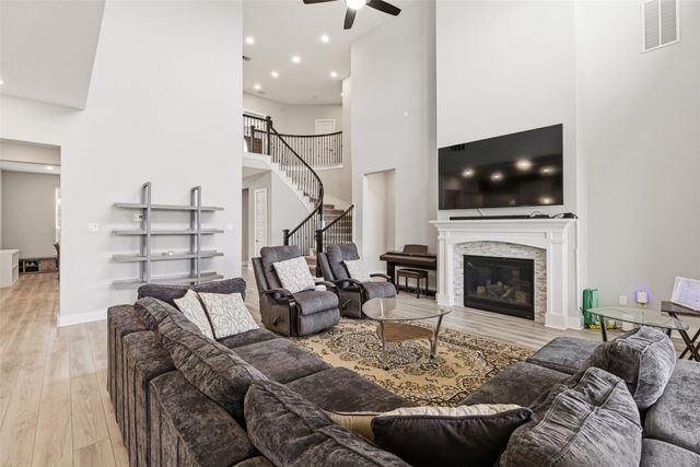 417 Ripple Edge Court, Katy, TX 77493