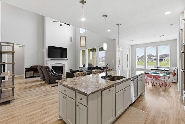 417 Ripple Edge Court, Katy, TX 77493