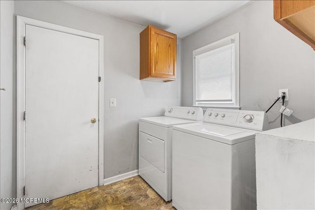 28 Bunker Hill Drive, Manalapan, NJ 07726
