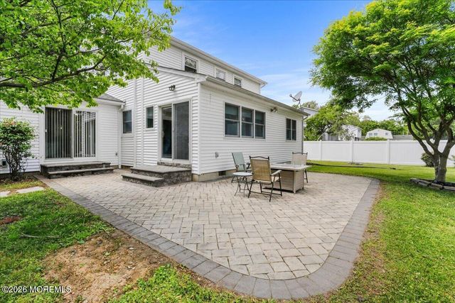 28 Bunker Hill Drive, Manalapan, NJ 07726