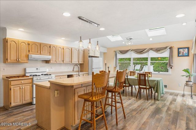 28 Bunker Hill Drive, Manalapan, NJ 07726